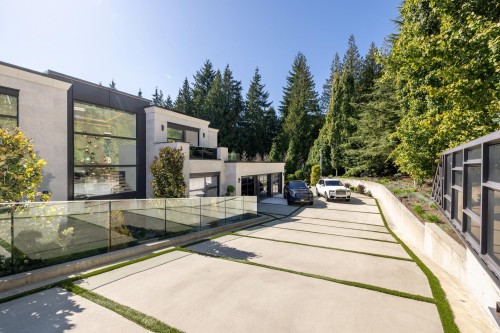 1050 King Georges Way, West Vancouver, BC 