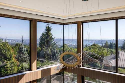 1050 King Georges Way, West Vancouver, BC 