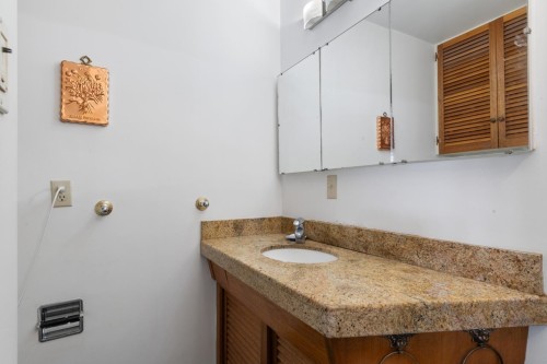 977 Belvedere Drive, North Vancouver, BC 