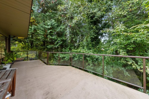 977 Belvedere Drive, North Vancouver, BC 