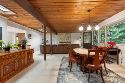 977 Belvedere Drive, North Vancouver, BC 