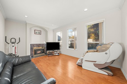 11851 Railway Avenue, Richmond, BC 