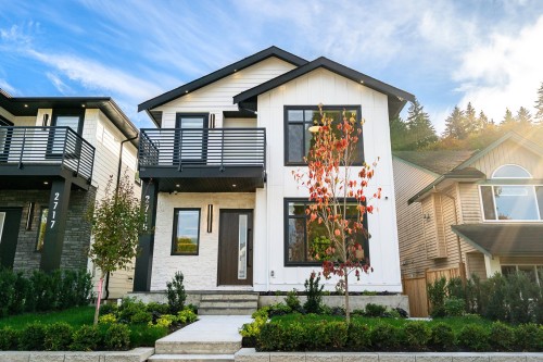 2715 Henry Street  Port Moody, BC V3H 2J8