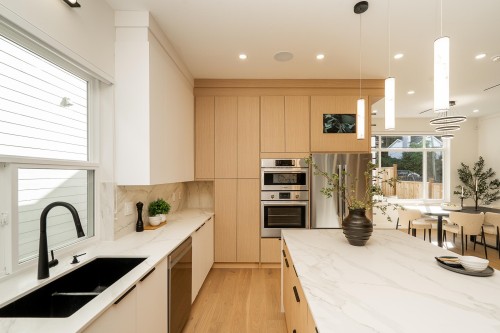 2715 Henry Street, Port Moody, BC 