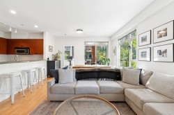 219-100 Capilano Road  Port Moody, BC V3H 5M9