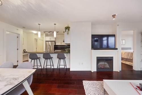 907-7090 Edmonds Street, Burnaby, BC 