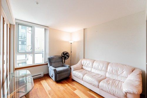 412-10 Renaissance Square, New Westminster, BC 