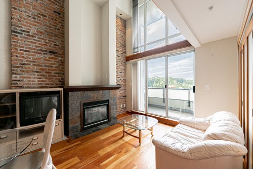 412-10 Renaissance Square, New Westminster, BC 