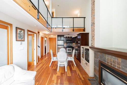 412-10 Renaissance Square, New Westminster, BC 