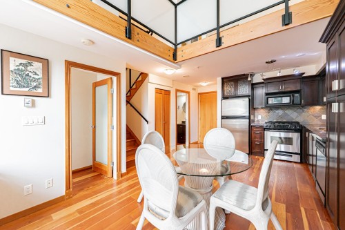 412-10 Renaissance Square, New Westminster, BC 