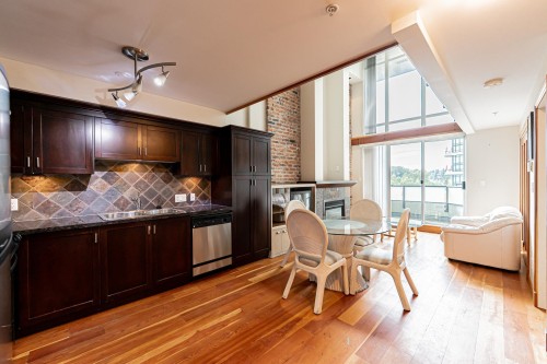 412-10 Renaissance Square, New Westminster, BC 