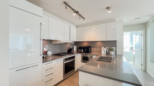 1105-6658 Dow Avenue, Burnaby, BC 