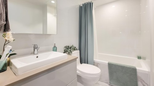 1302-1632 Lions Gate Lane, North Vancouver, BC 