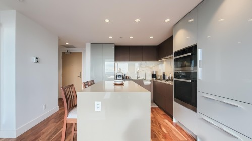 1302-1632 Lions Gate Lane, North Vancouver, BC 