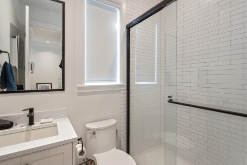 345 20Th Street E, North Vancouver, BC 