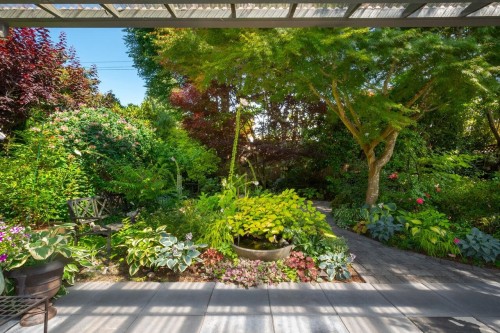 1132 Maplewood Crescent, North Vancouver, BC 