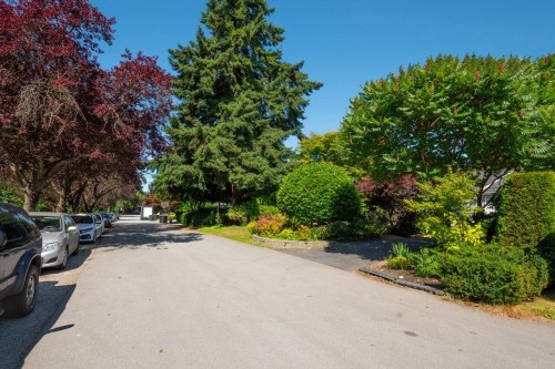 1132 Maplewood Crescent, North Vancouver, BC 
