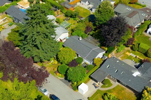 1132 Maplewood Crescent, North Vancouver, BC 