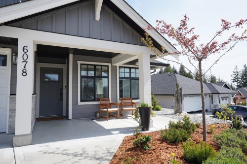 6078 Kingbird Avenue, Sechelt, BC 