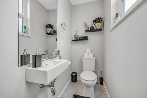 1505-11295 Pazarena Place, Maple Ridge, BC 