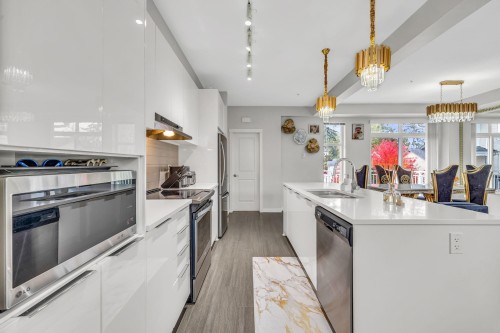 1505-11295 Pazarena Place, Maple Ridge, BC 