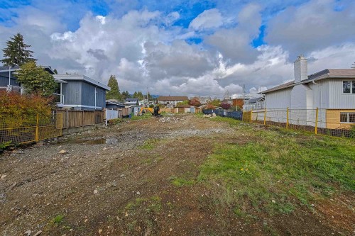 864 14Th Street E, North Vancouver, BC 