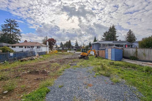 864 14Th Street E, North Vancouver, BC 