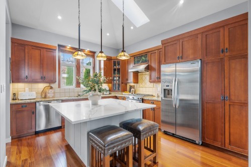 186 Macdonald Avenue, Burnaby, BC 