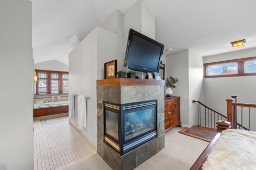 186 Macdonald Avenue, Burnaby, BC 