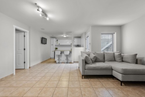 186 Macdonald Avenue, Burnaby, BC 