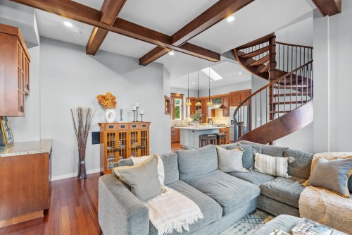 186 Macdonald Avenue, Burnaby, BC 