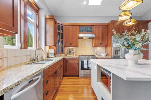 186 Macdonald Avenue, Burnaby, BC 