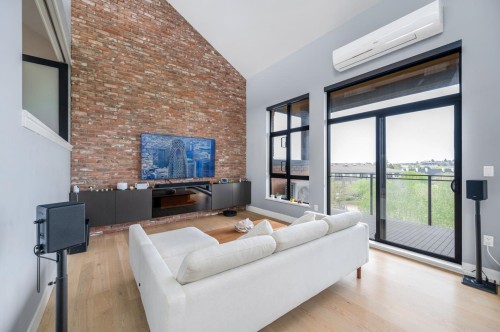 402-220 Salter Street, New Westminster, BC 