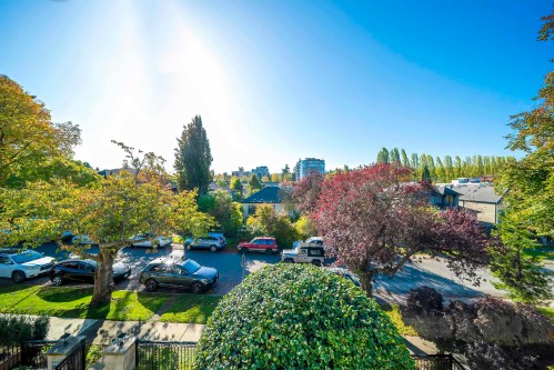 3765 3Rd Avenue W, Vancouver, BC 