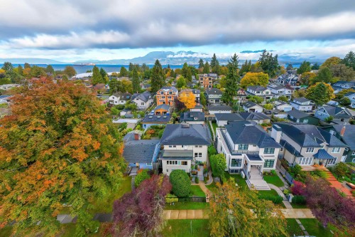 3765 3Rd Avenue W, Vancouver, BC 