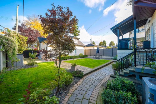 3765 3Rd Avenue W, Vancouver, BC 