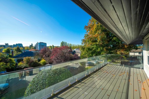 3765 3Rd Avenue W, Vancouver, BC 