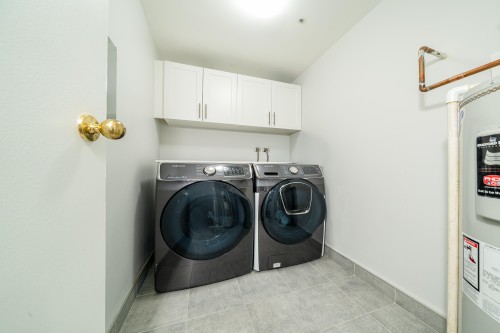 304-7700 Gilbert Road, Richmond, BC 