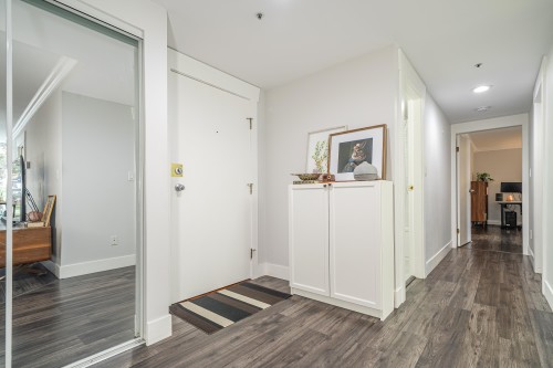 304-7700 Gilbert Road, Richmond, BC 