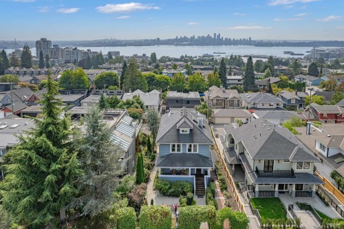 255 6Th Street W, North Vancouver, BC 