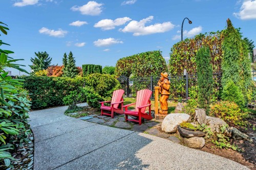 255 6Th Street W, North Vancouver, BC 