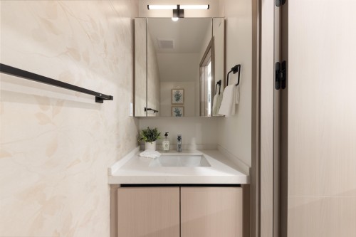 102-914 Rochester Avenue, Coquitlam, BC 