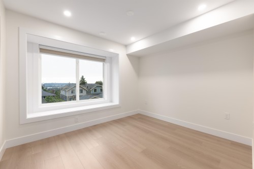 102-914 Rochester Avenue, Coquitlam, BC 