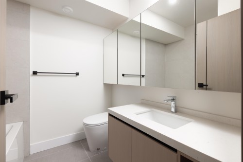 102-914 Rochester Avenue, Coquitlam, BC 