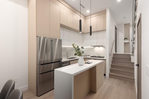 102-914 Rochester Avenue, Coquitlam, BC 