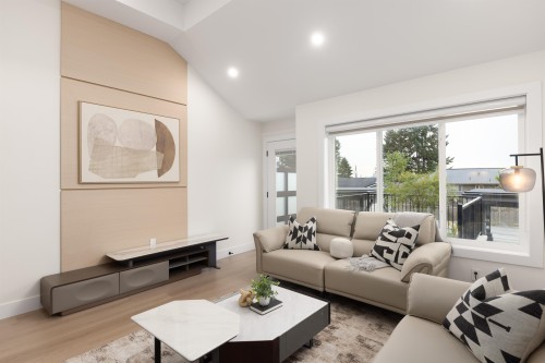 102-914 Rochester Avenue, Coquitlam, BC 