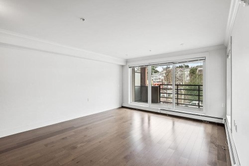 202-857 15Th Street W, North Vancouver, BC 