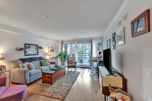 202-857 15Th Street W, North Vancouver, BC 