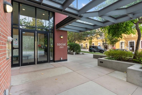 201-2321 Scotia Street, Vancouver, BC 