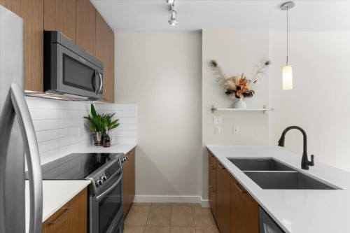 201-2321 Scotia Street, Vancouver, BC 